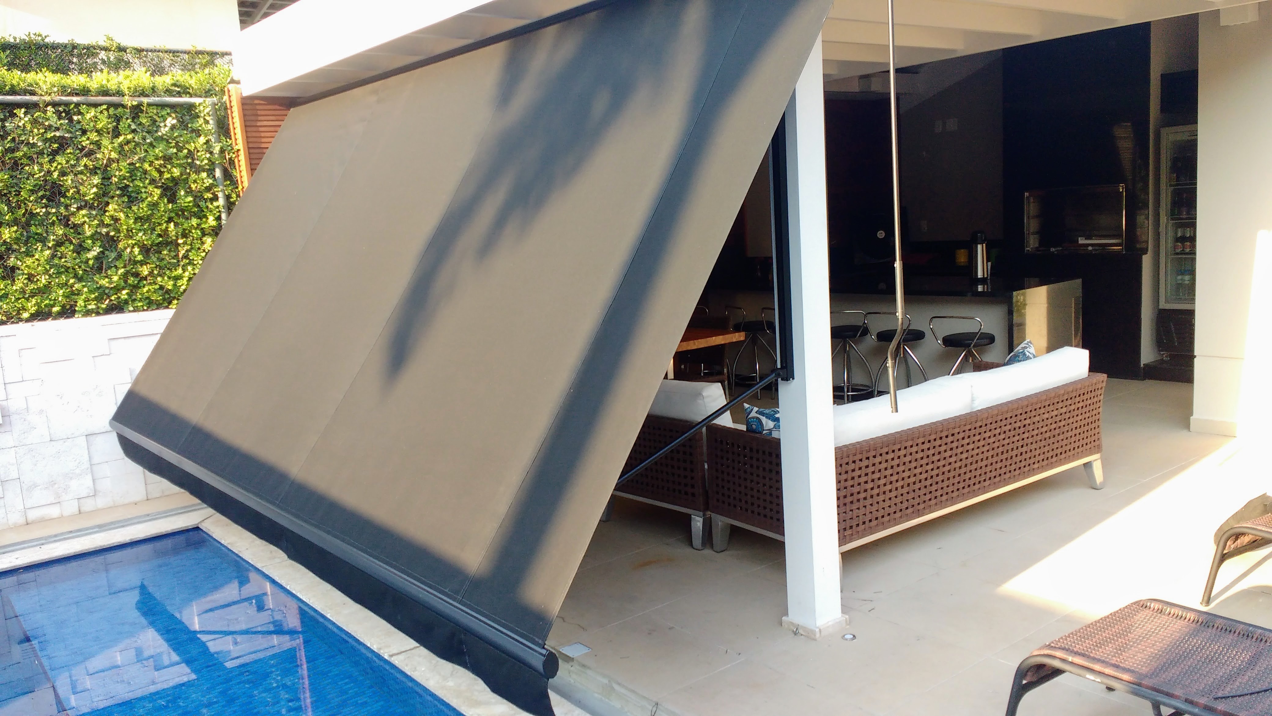 Toldo articulado retrátil Toldo articulado retrátil